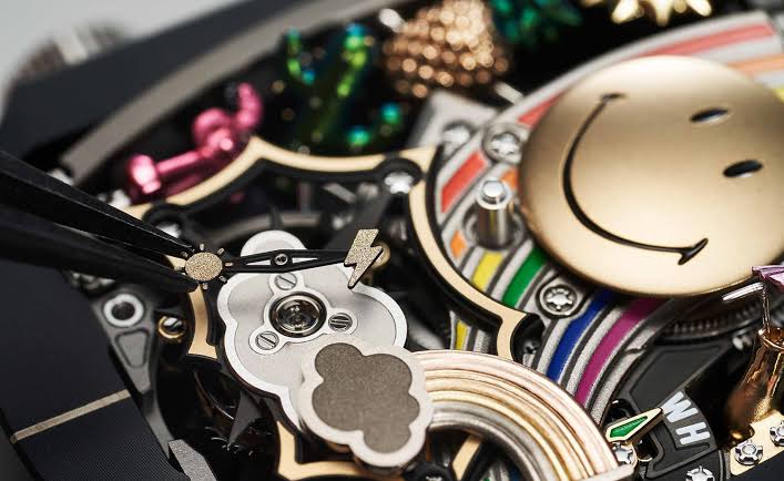 RM Smiley Face Silicon Strap Watch - Premium Timepiece - Image 4